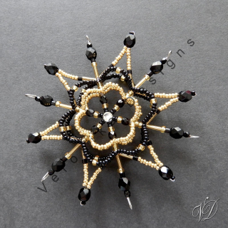 Vánoční korálková hvězda 0475 - Kolekce Black & Gold - 3D (PEVNÁ A NEREZ) Christmas bead ornament